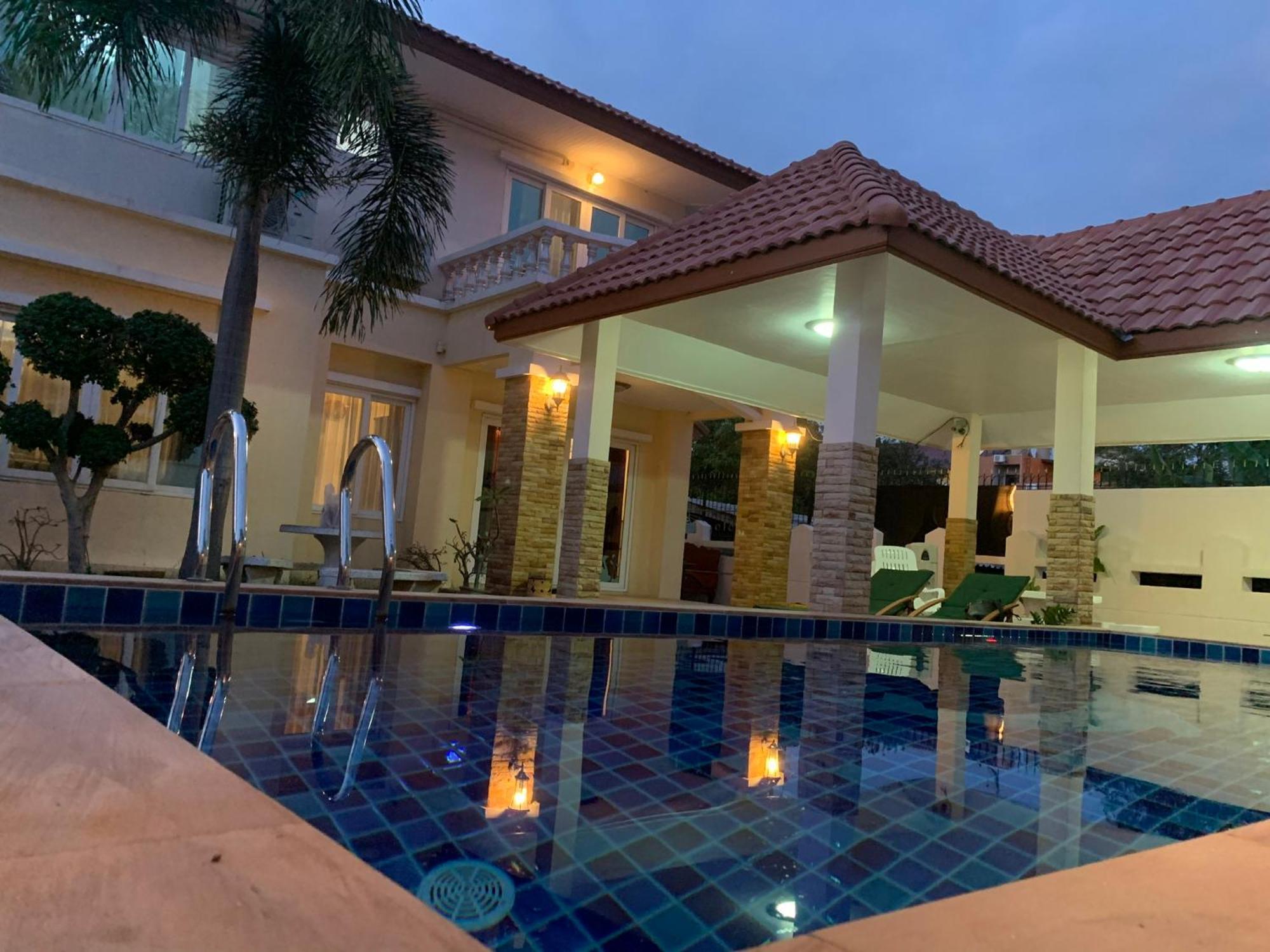 Yoch Pool Villa Pattaya Eksteriør bilde